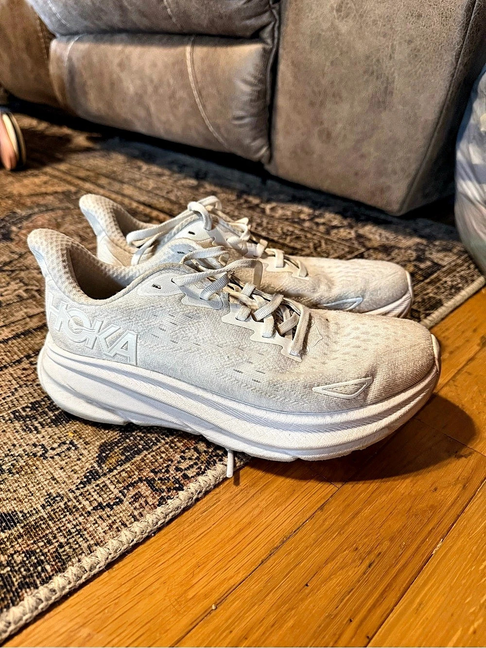 Hoka One Clifton 9 Women's Athletic Shoes US 6